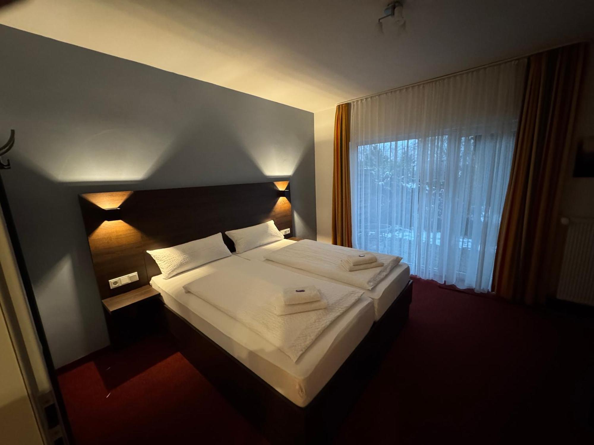 Altes Doktorhaus - Hotel Garni 维林根 外观 照片