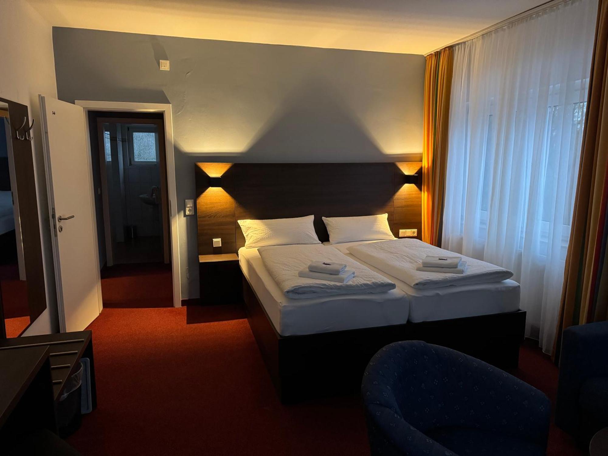 Altes Doktorhaus - Hotel Garni 维林根 外观 照片