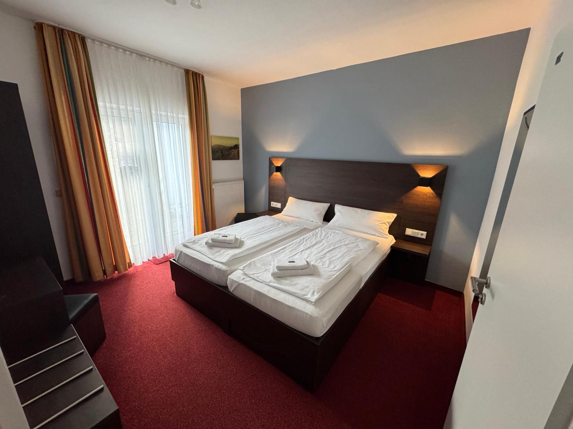 Altes Doktorhaus - Hotel Garni 维林根 外观 照片