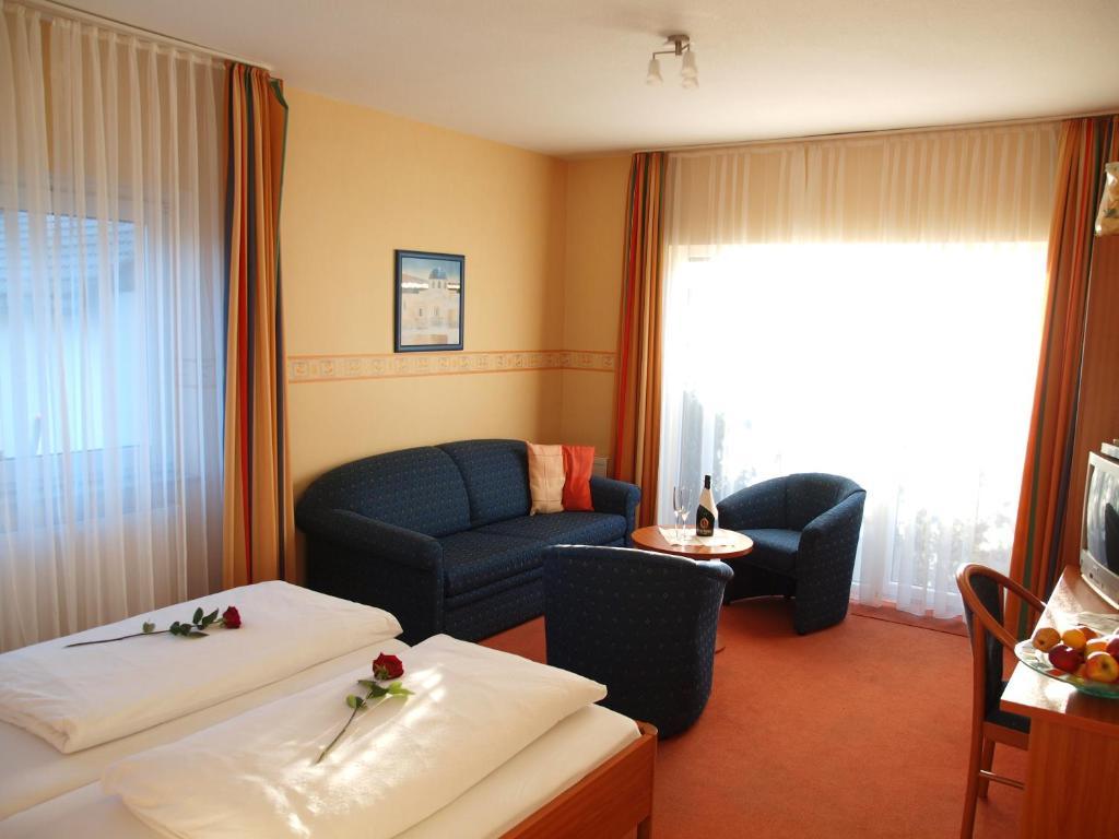 Altes Doktorhaus - Hotel Garni 维林根 客房 照片