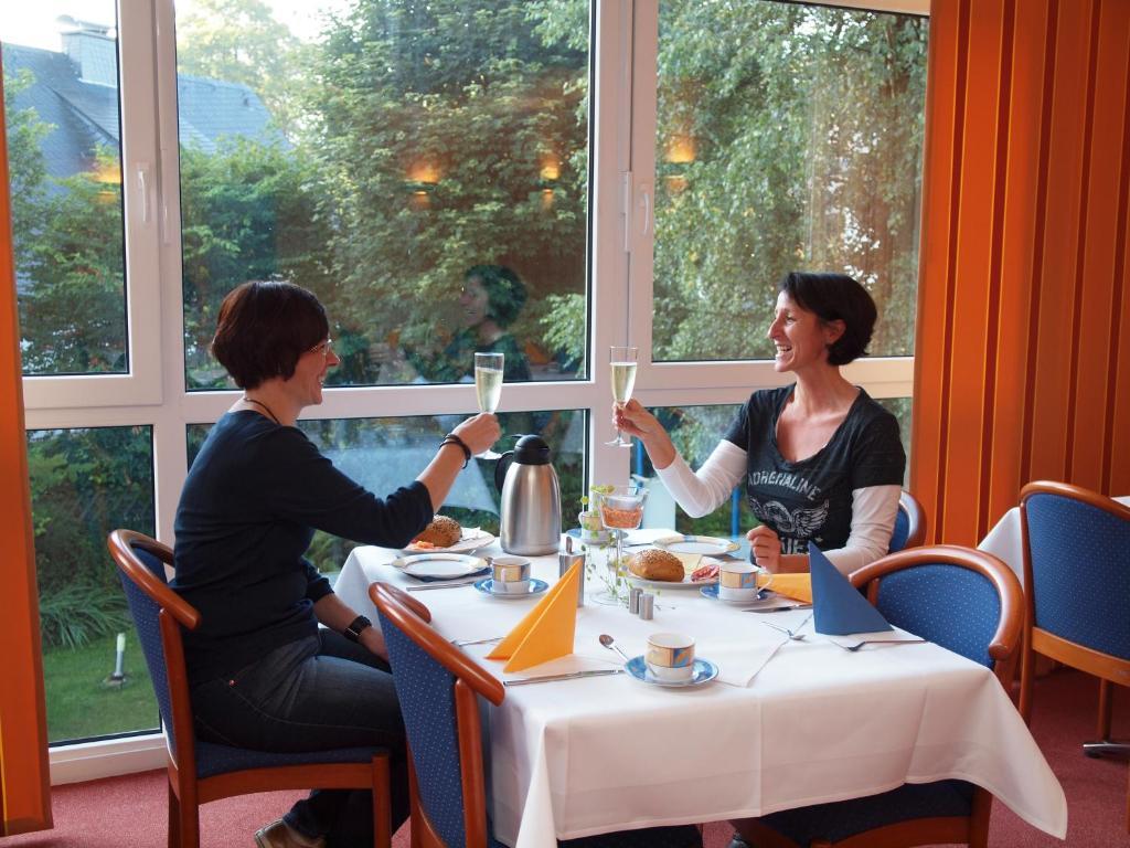 Altes Doktorhaus - Hotel Garni 维林根 外观 照片